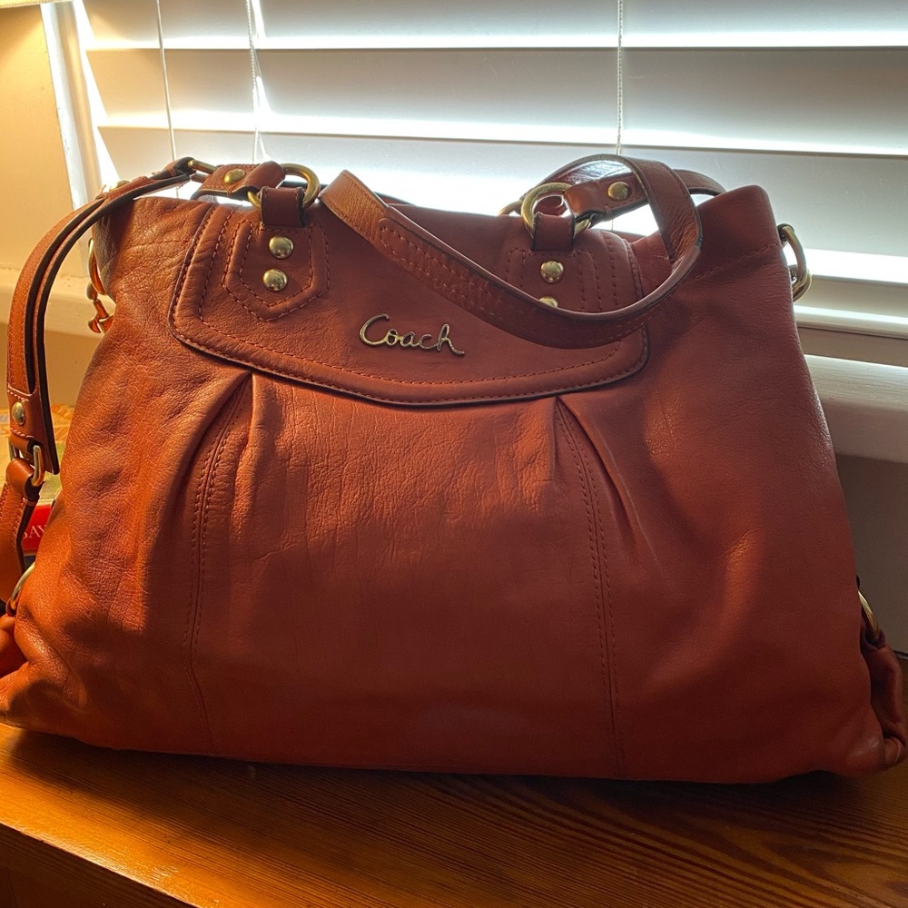 ‼️ SOLD ‼️Authentic Coach handbag. Brick/brown/red color. 11x14”. All leather. - Picture 2 of 10